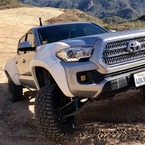 fender flares 2021 tacoma.